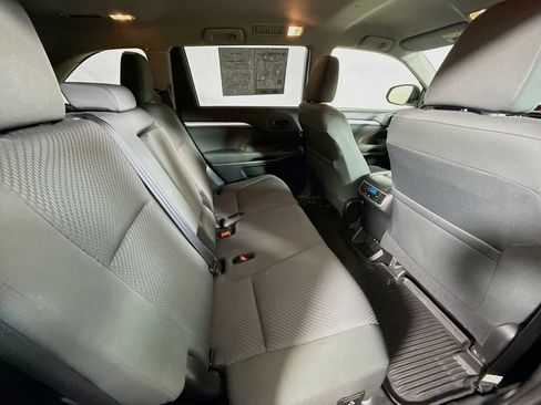 Certified 2019 Toyota Highlander LE FWD image 26