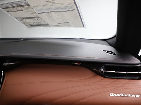 Certified 2024 Maserati GranTurismo Modena image 33