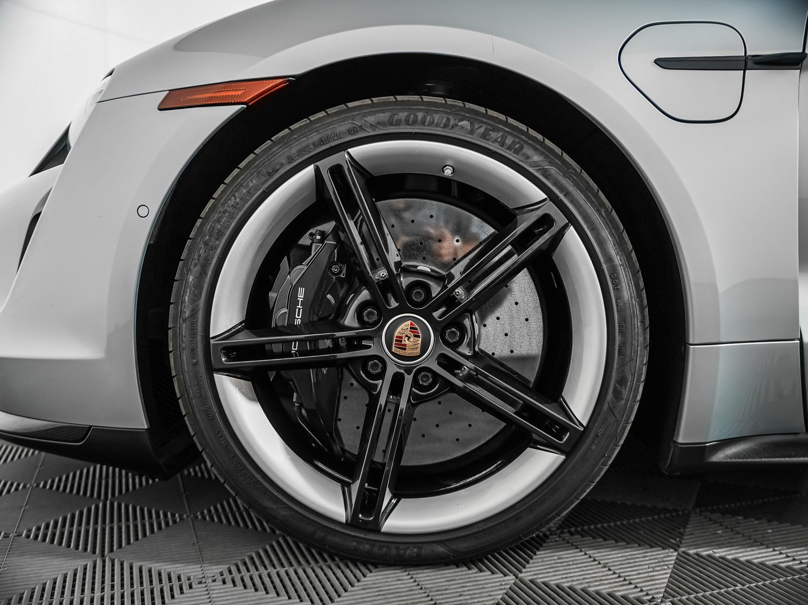 Certified 2020 Porsche Taycan Turbo S AWD/4WD image 13