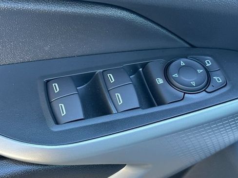 New 2026 Chevrolet Trax RS w/ Sunroof Package FWD image 17