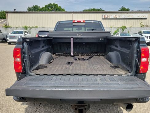 Used 2018 GMC Sierra 3500 Denali w/ Duramax Plus Package AWD/4WD image 9