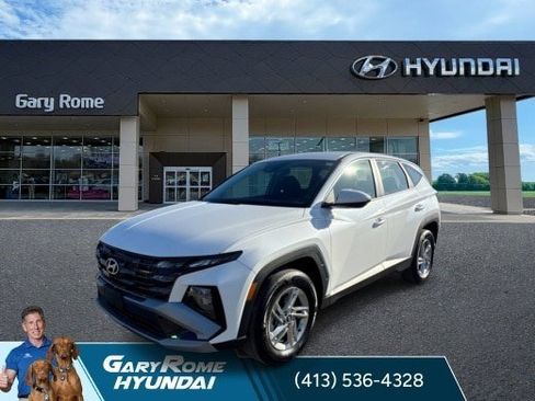 Used 2025 Hyundai Tucson SE AWD/4WD image 4
