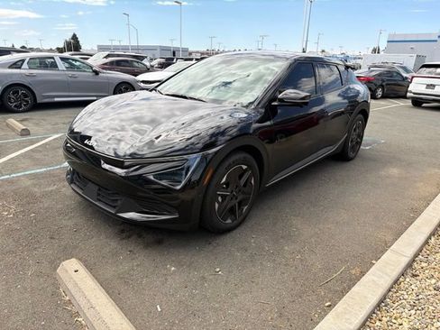 Used 2025 Kia EV6 Light w/ Light LR Technology Package RWD image 1