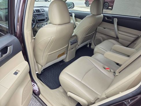 Used 2013 Toyota Highlander SE AWD/4WD image 13