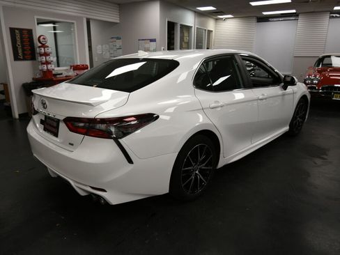 Certified 2024 Toyota Camry SE image 7