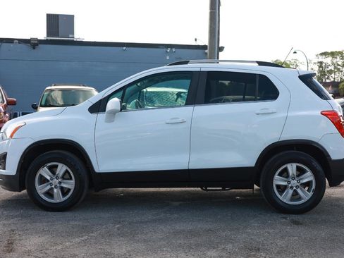 Used 2016 Chevrolet Trax LT w/ LT Sun and Sound Package AWD/4WD image 3
