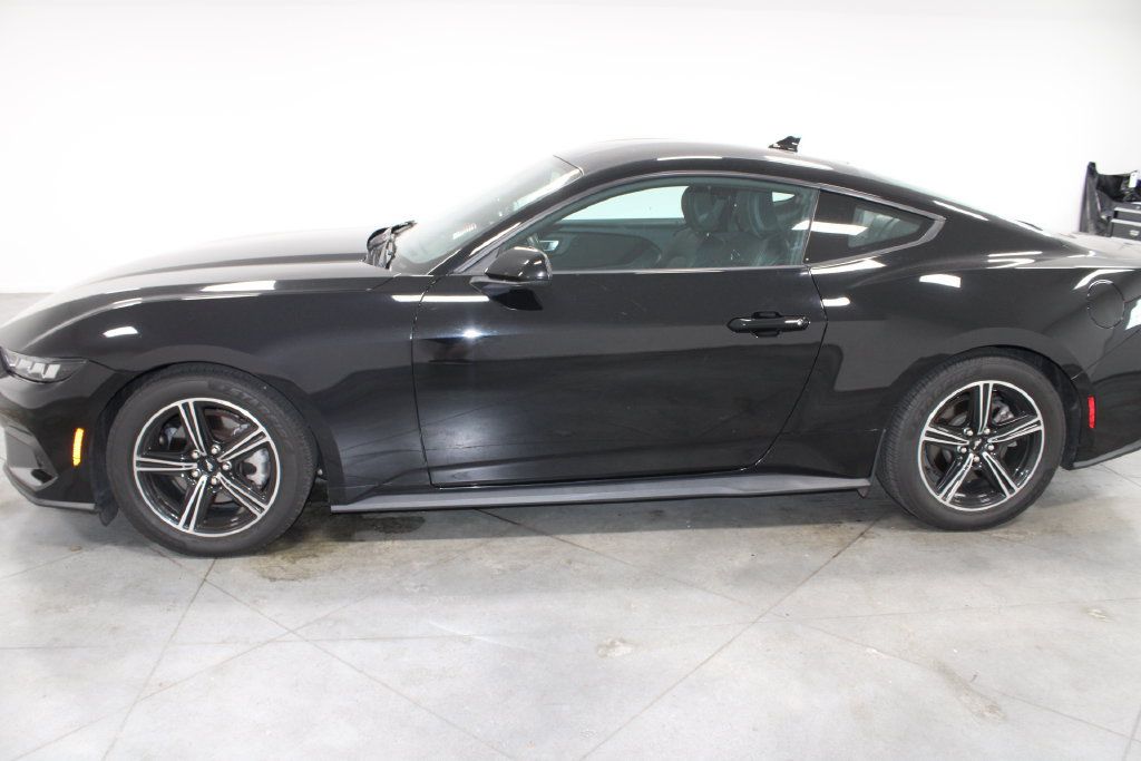 Used 2024 Ford Mustang Coupe RWD image 6