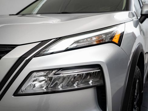 Used 2023 Nissan Rogue SV image 15