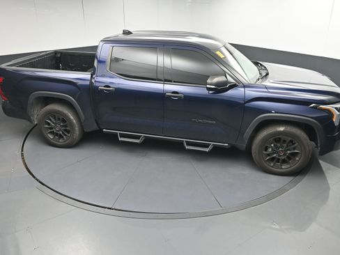 Used 2022 Toyota Tundra SR5 w/ Convenience Package image 32