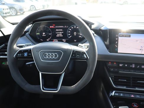 Used 2023 Audi e-tron GT Premium Plus image 10