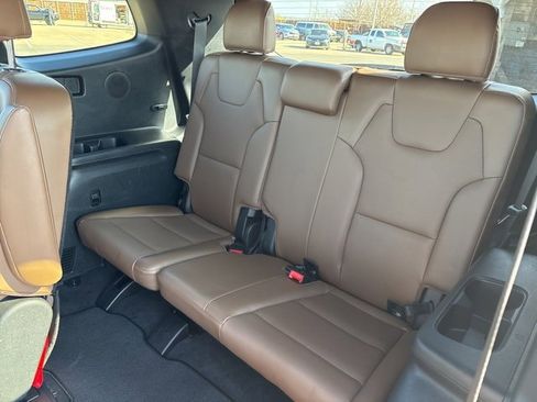 Used 2021 Kia Telluride SX w/ SX Prestige Package image 15