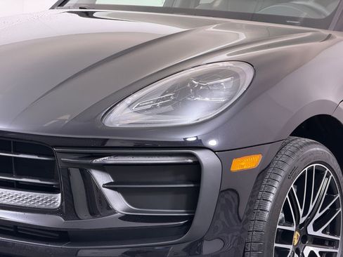 Used 2026 Porsche Macan AWD/4WD image 13