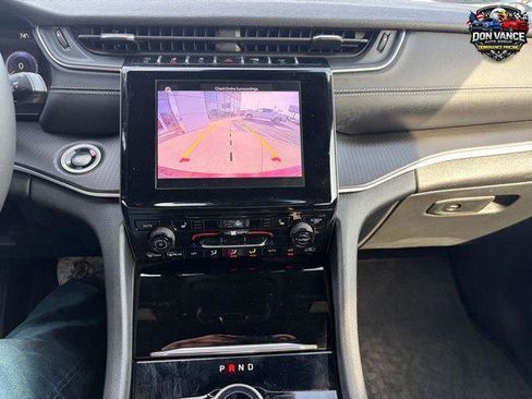 Certified 2025 Jeep Grand Cherokee Altitude image 16