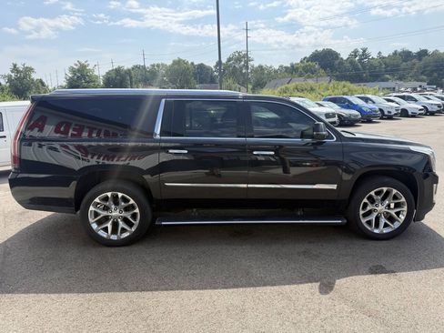 Used 2016 Cadillac Escalade ESV Platinum AWD/4WD image 6