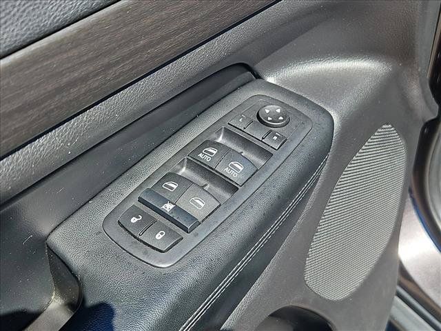 Used 2017 Jeep Grand Cherokee Laredo w/ Quick Order Package 2BE RWD image 11