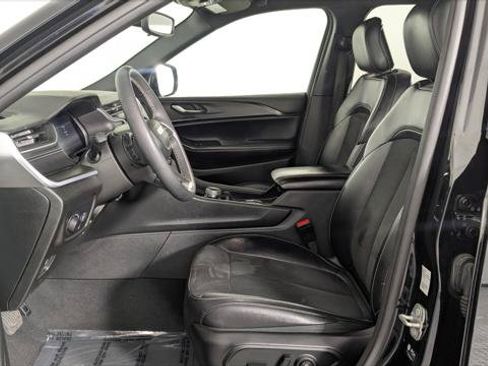 Used 2024 Jeep Grand Cherokee Altitude RWD image 14