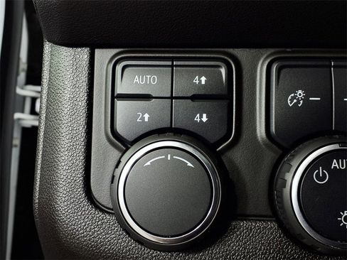 Used 2021 Chevrolet Tahoe LT w/ LT Signature Package image 15