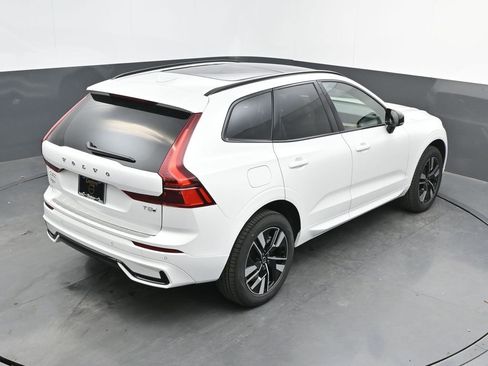 New 2026 Volvo XC60 T8 Core w/ Climate Package AWD/4WD image 28