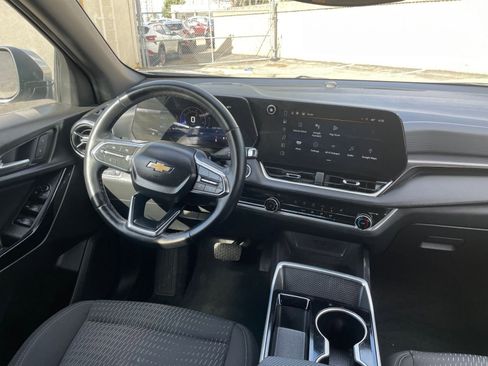 Used 2025 Chevrolet Equinox LT image 34