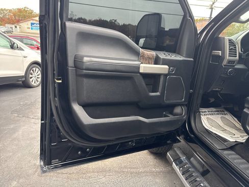 Used 2017 Ford F250 Lariat w/ Chrome Package image 17