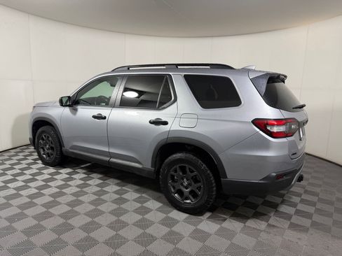 Certified 2023 Honda Pilot TrailSport image 20