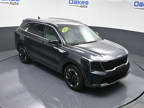 Used 2025 Kia Sorento S w/ Panoramic Sunroof Package FWD image 50