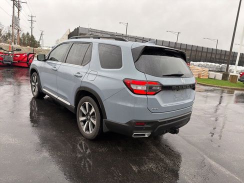 Used 2023 Honda Pilot Elite image 3