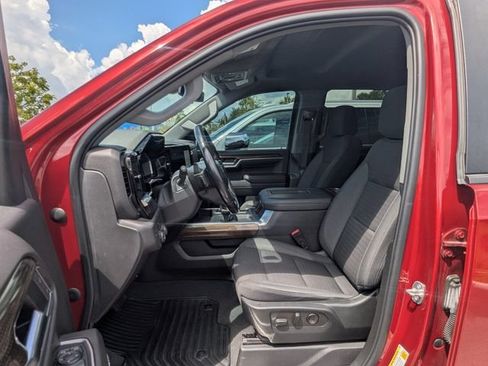 Used 2022 Chevrolet Silverado 1500 LT Trail Boss w/ Convenience Package II AWD/4WD image 3