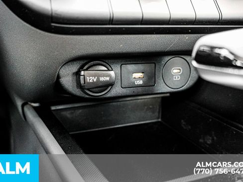 Used 2025 Hyundai Elantra SE image 42