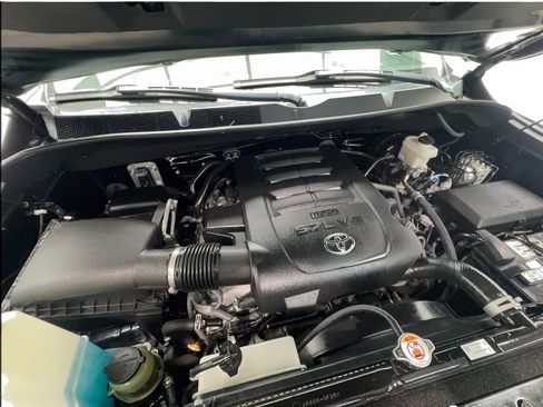 Used 2020 Toyota Tundra SR5 w/ SR5 Leather Package image 17