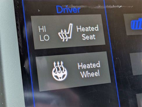 Used 2023 Jeep Cherokee Altitude Lux image 24