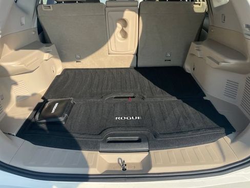 Used 2018 Nissan Rogue SL w/ Premium Package AWD/4WD image 25