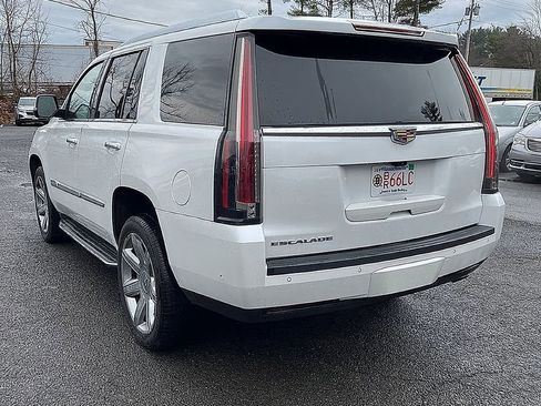 Used 2018 Cadillac Escalade Luxury AWD/4WD image 15