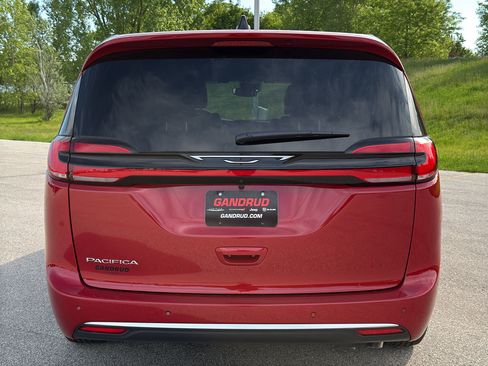 New 2027 Chrysler Pacifica Select w/ Family Tech Group FWD image 7
