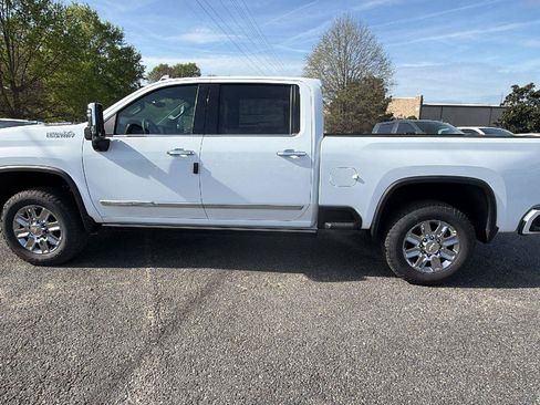 New 2026 Chevrolet Silverado 2500 High Country w/ High Country Premium Package AWD/4WD image 8