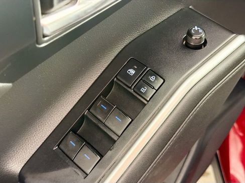 Used 2020 Toyota Highlander XLE image 10