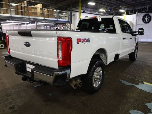 Used 2024 Ford F350 XLT w/ FX4 Off-Road Package image 6