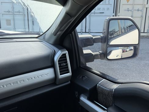 Used 2018 Ford F250 Lariat w/ Lariat Ultimate Package image 19