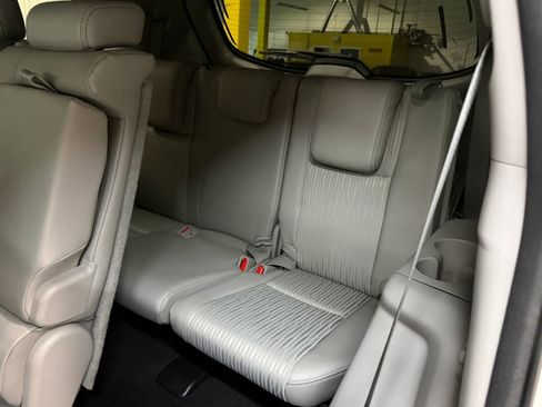 Used 2017 Toyota Highlander Plus w/ Carpet Mat Package AWD/4WD image 20