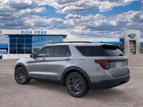 New 2026 Ford Explorer ST-Line w/ ST-Line Street Pack AWD/4WD image 4