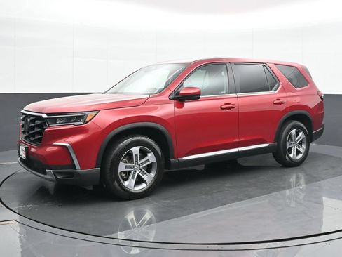 Used 2023 Honda Pilot EX-L image 2