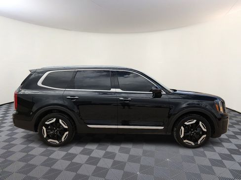 Used 2024 Kia Telluride S w/ S Sunroof Package image 5