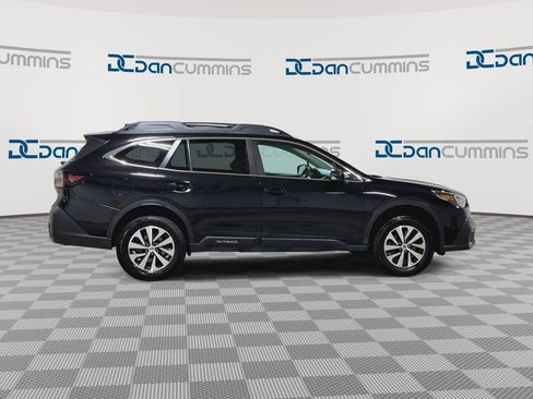 Used 2022 Subaru Outback Premium AWD/4WD image 2