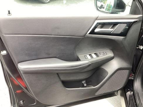 Used 2023 Mitsubishi Outlander SE image 24