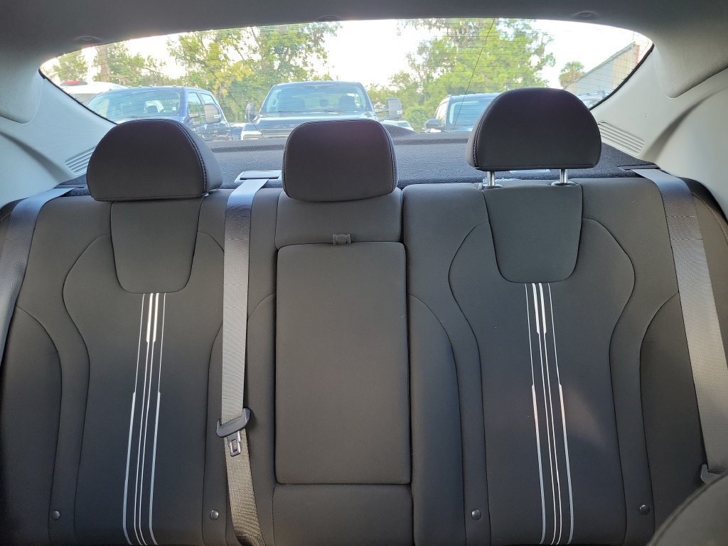 Used 2025 Hyundai Elantra SEL FWD image 14