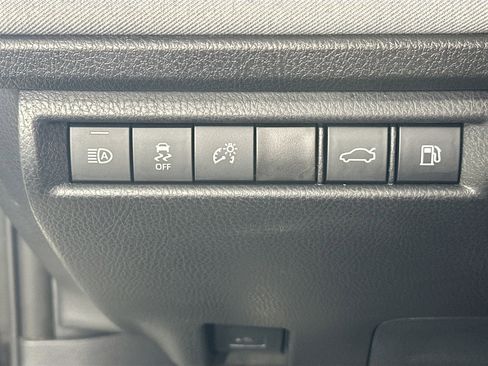 Used 2025 Toyota Camry LE image 10