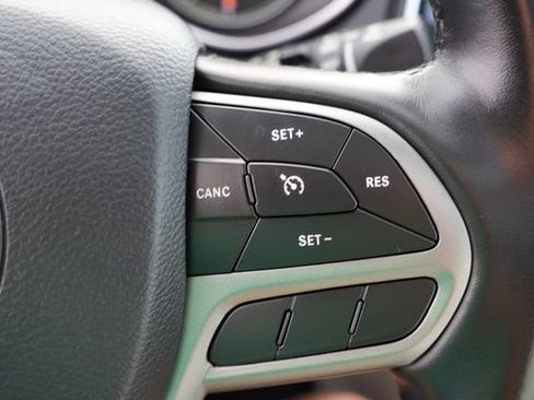 Certified 2020 Jeep Cherokee Limited AWD/4WD image 34