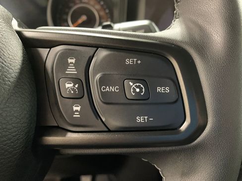 Used 2025 Jeep Wrangler Unlimited Rubicon AWD/4WD image 14