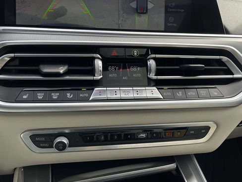 Used 2021 BMW X5 xDrive40i w/ Premium Package image 19