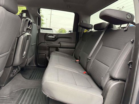 Used 2022 Chevrolet Silverado 1500 LT AWD/4WD image 12
